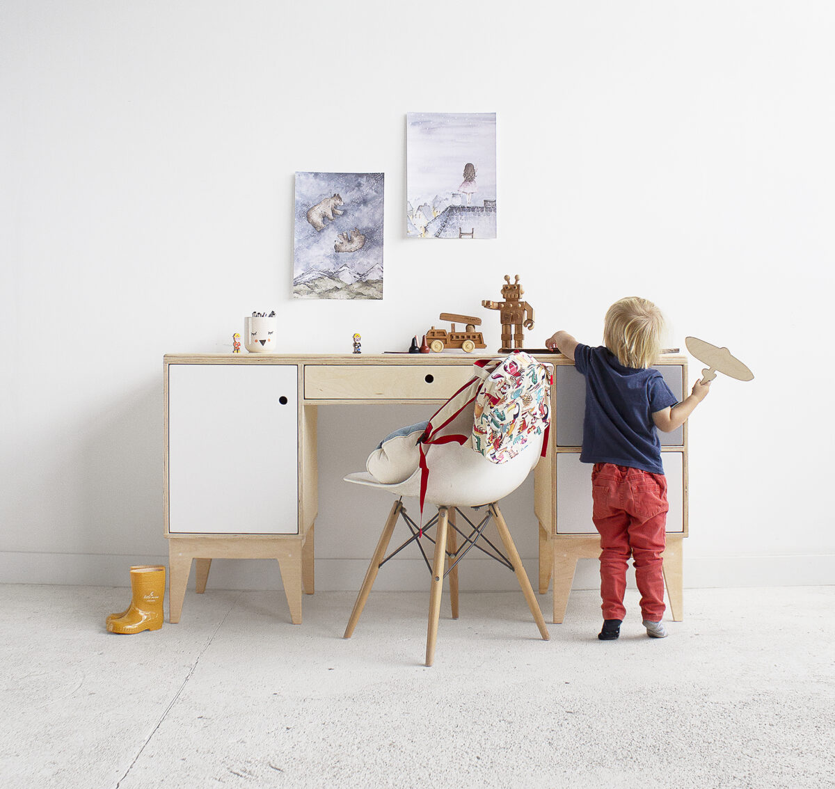 biurko desk natural scandi kids dziecięce dziecko plywood sklejka sklejki colored fronts kolorowe fronty