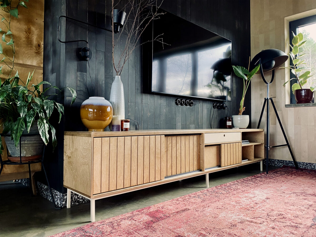 szafka rtv tv cabinet loft frezowana drzwi przesuwne metal sklejka plywood lamella ryflowane grooved front living room salon