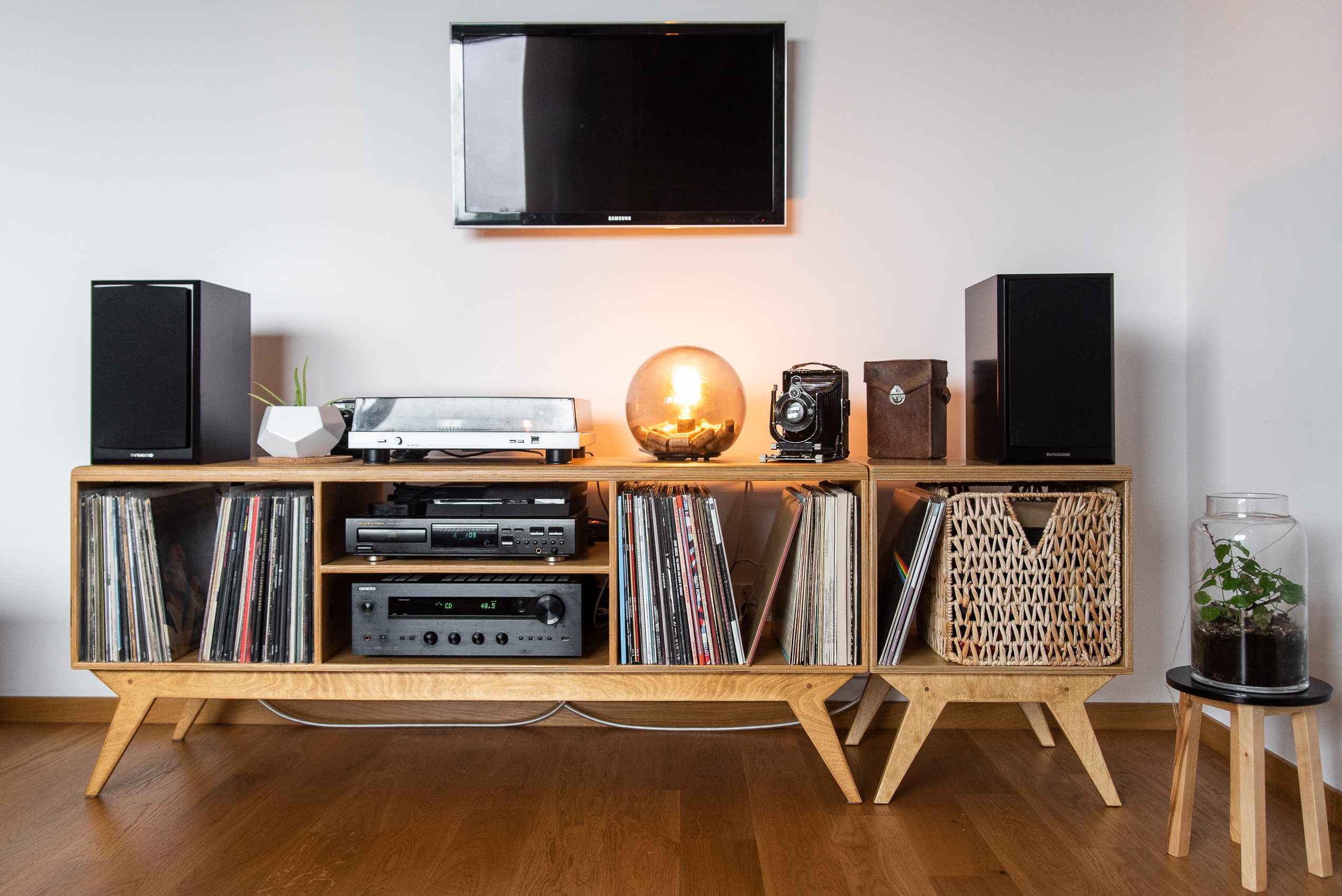 komoda na gramofon szafka pod gramofon szafka na gramofon szafka na winyle szafka na vinyle stolik pod sprzęt hifi szafka rtv na metalowym stelażu szafka rtv winyle szafka rtv vinyle komoda audio meble na wymiar stoliki audio hi end szafka audiofilska szafka na płyty winylowe regał na winyle regał na vinyle regał na płyty regał na płyty winylowe regał na płyty vinylowe regał audiofilski mocny regał mocne meble porządne meble na winyle porządny regał porządne regały regał na ciężkie rzeczy meble na ciężkie rzeczy szuflady na winyle szuflady na vinyle szuflady na płyty vinylowe szuflady na płyty winylowe komoda na winyle komoda na vinyle witryna na winyle witryna na vinyle komoda na płyty winylowe komoda na płyty vinylowe witryna na płyty winylowe witryna na płyty vinylowe komoda na sprzęt hi-fi komoda na sprzęt hifi