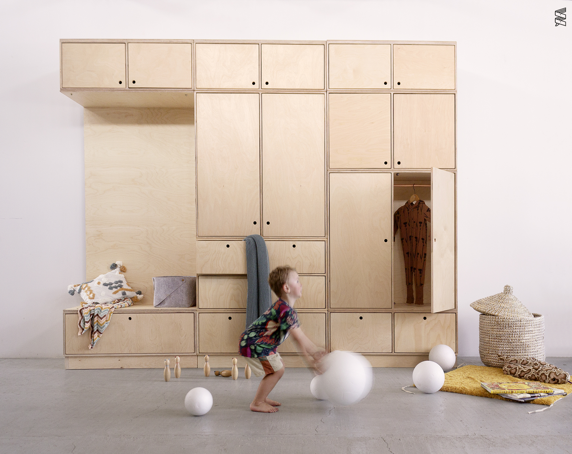 Szafa ze sklejki na wymiar, z drążkiem, szafkami, szufladami i półkami; Custom plywood wardrobe with a hanging rod, cabinets, drawers, and shelves, meble ze sklejki, szafa na wymiar, szafa ze sklejki, szafa modułowa, szafa scandi, szafa z szufladami, szafa z drążkiem, szafa z półkami, mocna szafa, stabilna szafa, szafy na wymiar, szafa do sypialni, szafa do przedpokoju, szafa na ubrania, duża szafa, mała szafa, średnia szafa, szafa z drewna, szafa na zamówienie, garderoba na zamówienie, garderoba na wymiar, szafa narożna, szafa pod skosem, szafa dla dziecka, szafa do pokoju dziecięcego, pawlacz, szafa design, szafa polski producent, szafa dobrej jakości, custom wardrobe, plywood wardrobe, modular wardrobe, Scandi wardrobe, wardrobe with drawers, wardrobe with hanging rod, wardrobe with shelves, sturdy wardrobe, stable wardrobe, custom wardrobes, bedroom wardrobe, hallway wardrobe, clothes wardrobe, large wardrobe, small wardrobe, medium-sized wardrobe, wooden wardrobe, made-to-order wardrobe, bespoke wardrobe, tailor made wardrobe, corner wardrobe, wardrobe for sloped ceilings, wardrobe for children, children's room wardrobe, cloakroom, designer wardrobe, Polish manufacturer wardrobe, high-quality wardrobe, plywood wardrobe, plywood furniture, ply wardrobe, sklep z szafami ze sklejki, bespoke fitted plywood bedroom wardrobe, bespoke ply wardrobes, clothing ply furniture, clothing ply storage furniture, fitted plywood furniture, interior plywood cabinetry, ply wardrobe closet, plywood furniture shop