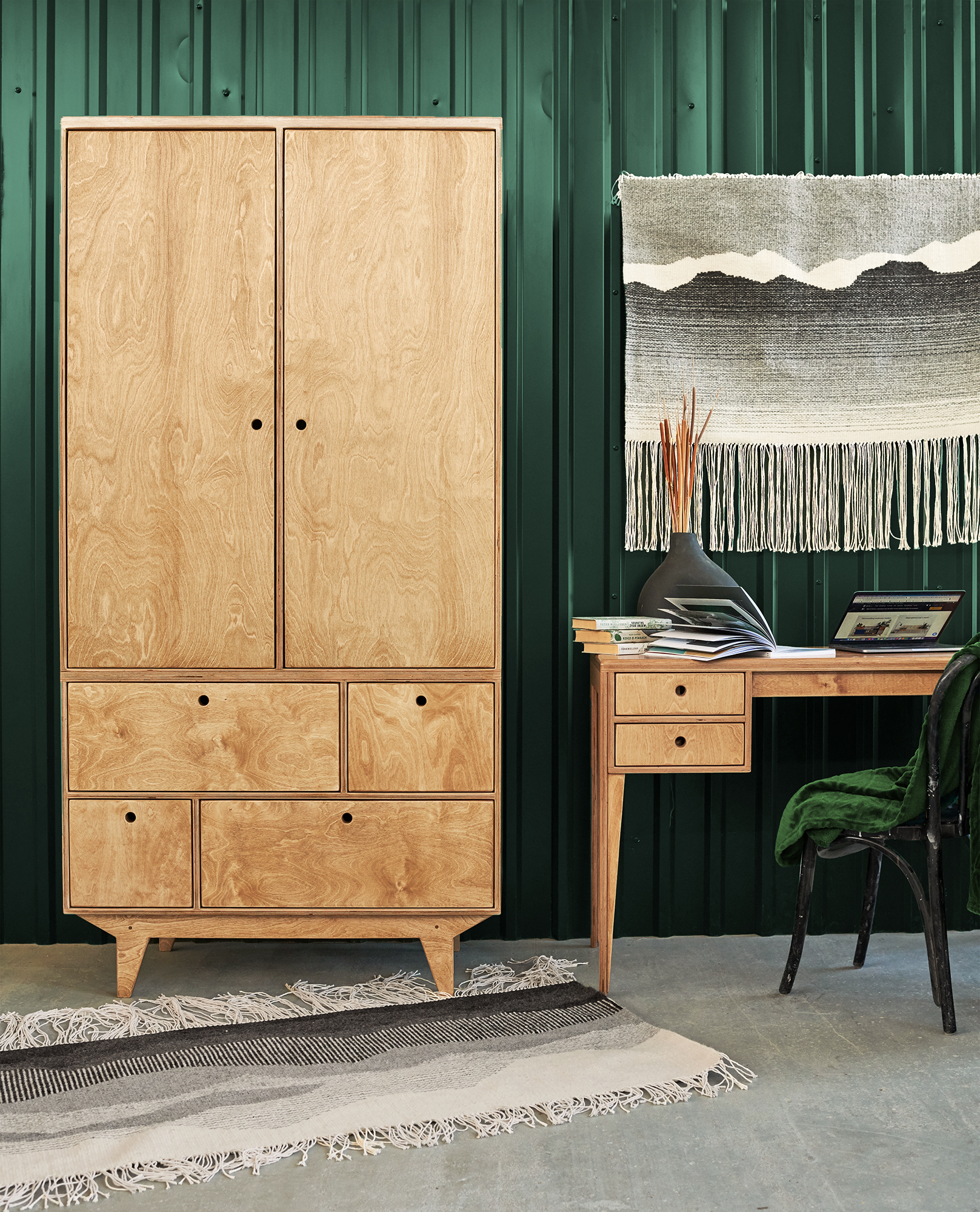 Szafa ze sklejki na wymiar, z drążkiem, szafkami, szufladami i półkami; Custom plywood wardrobe with a hanging rod, cabinets, drawers, and shelves, meble ze sklejki, szafa na wymiar, szafa ze sklejki, szafa modułowa, szafa scandi, szafa z szufladami, szafa z drążkiem, szafa z półkami, mocna szafa, stabilna szafa, szafy na wymiar, szafa do sypialni, szafa do przedpokoju, szafa na ubrania, duża szafa, mała szafa, średnia szafa, szafa z drewna, szafa na zamówienie, garderoba na zamówienie, garderoba na wymiar, szafa narożna, szafa pod skosem, szafa dla dziecka, szafa do pokoju dziecięcego, pawlacz, szafa design, szafa polski producent, szafa dobrej jakości, custom wardrobe, plywood wardrobe, modular wardrobe, Scandi wardrobe, wardrobe with drawers, wardrobe with hanging rod, wardrobe with shelves, sturdy wardrobe, stable wardrobe, custom wardrobes, bedroom wardrobe, hallway wardrobe, clothes wardrobe, large wardrobe, small wardrobe, medium-sized wardrobe, wooden wardrobe, made-to-order wardrobe, bespoke wardrobe, tailor made wardrobe, corner wardrobe, wardrobe for sloped ceilings, wardrobe for children, children's room wardrobe, cloakroom, designer wardrobe, Polish manufacturer wardrobe, high-quality wardrobe, plywood wardrobe, plywood furniture, ply wardrobe, sklep z szafami ze sklejki, bespoke fitted plywood bedroom wardrobe, bespoke ply wardrobes, clothing ply furniture, clothing ply storage furniture, fitted plywood furniture, interior plywood cabinetry, ply wardrobe closet, plywood furniture shop