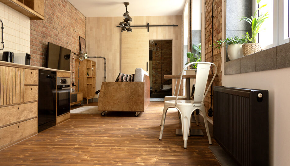 Wood Republic, projektowanie wnętrz, meble ze sklejki, nowoczesne mieszkanie, eklektyzm, styl loftowy, zabytkowa kamienica, funkcjonalne wnętrza, aranżacja wnętrz, design wnętrz, naturalne materiały, kuchnia ze sklejki, przesuwne drzwi, minimalistyczny design, duński modernizm, kreatywne rozwiązania, wnętrza z cegłą, styl loftowy, ergonomiczne mieszkanie, taras, mieszkanie w kamienicy, rzemiosło i design, architektura wnętrz, aranżacja małego mieszkania, meble ze sklejki, mały loft, mieszkanie w Poznaniu, projektant wnętrz, designerskie wnętrze, Wood Republic, interior design, plywood furniture, modern apartment, eclecticism, loft style, historic tenement house, functional interiors, interior arrangement, interior design, natural materials, plywood kitchen, sliding doors, minimalist design, Danish modernism, creative solutions, brick interiors, loft style, ergonomic apartment, terrace, tenement apartment, craftsmanship and design, interior architecture, small apartment arrangement, plywood furniture, small loft, apartment in Poznan, interior designer, designer interior